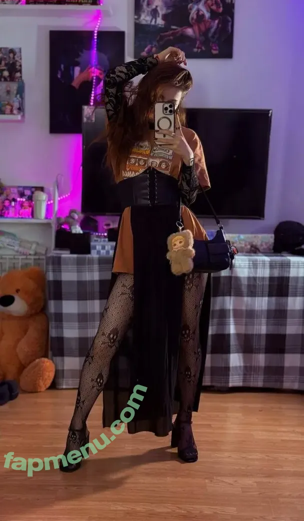 netanetoy nude photo #0076 (702252110 / eveli_na_li / netaporter)