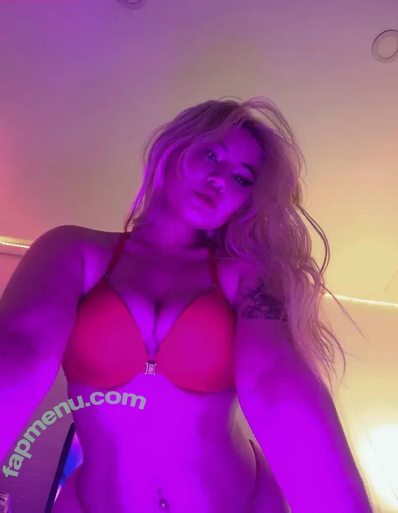 NetflixAndFill nude photo #0012 (netflixandfill_)