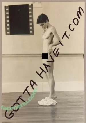  nude photo #0005