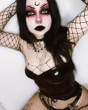 NevernaNoir / Mygothpersonality nude photo #0002