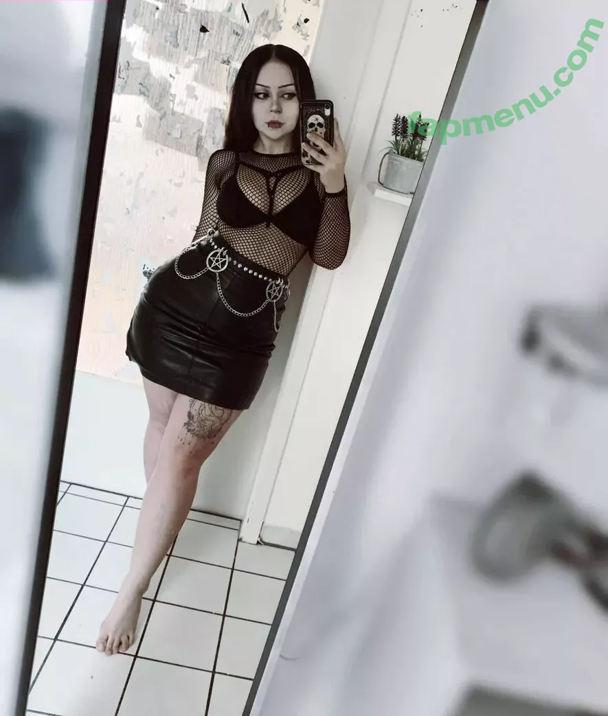 NevernaNoir nude photo #0004 (Mygothpersonality)