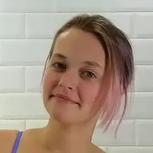 New_Purple / Gwen nude photo #0015