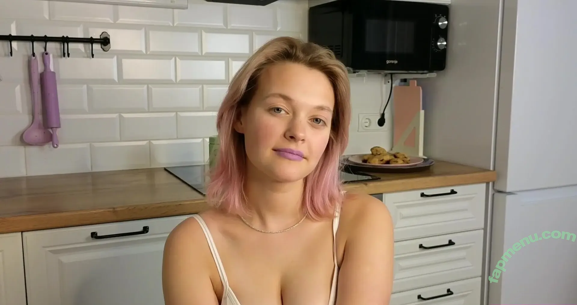New_Purple nude photo #0027 (Gwen)