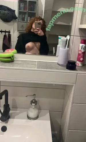 Nexeyredfox / nele.alb_ nude photo #0003