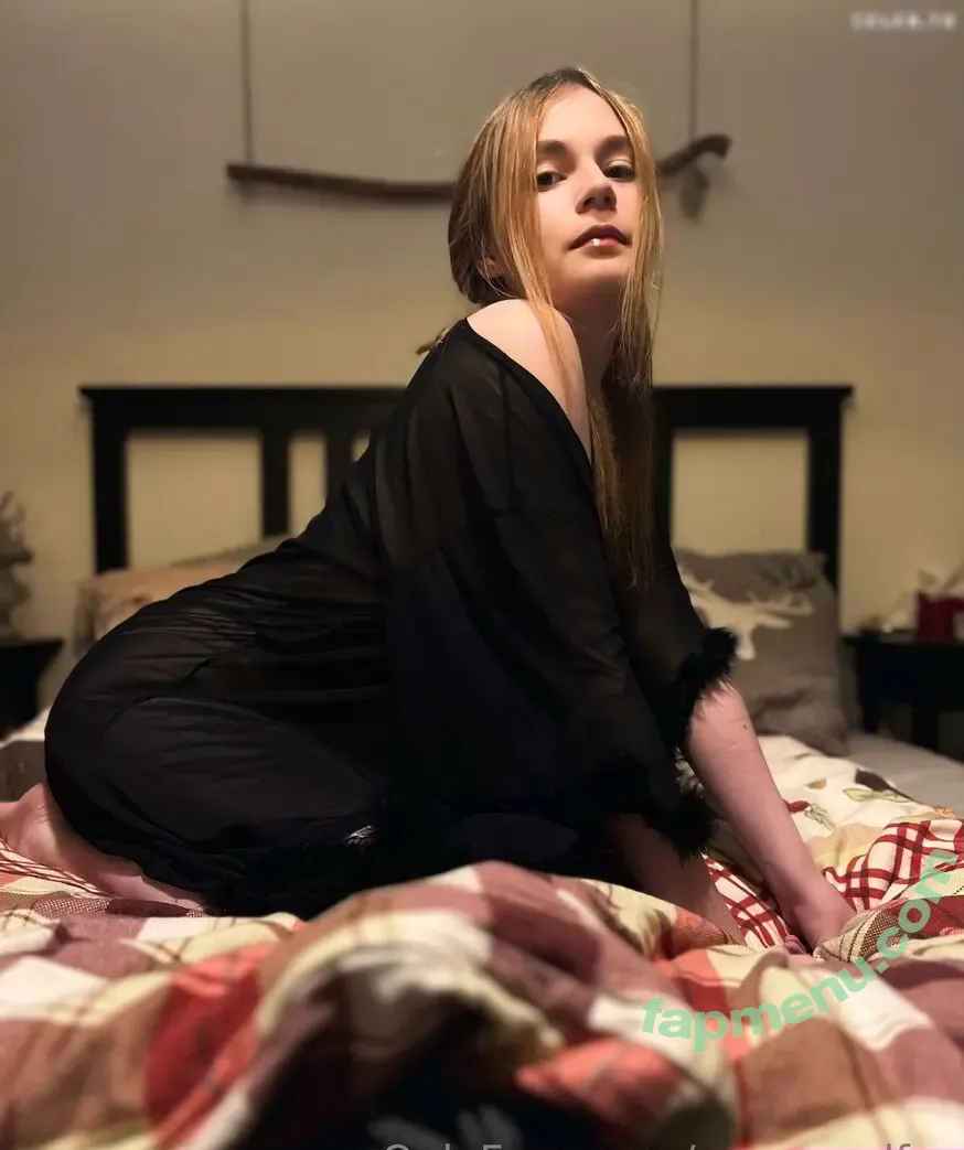 Nexeyredfox nude photo #0229 (nele.alb_)