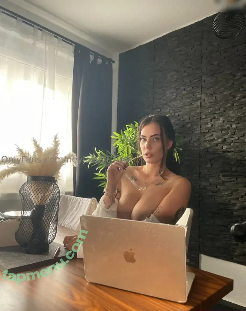 Neylasuvi nude photo #0032 (Neylasuvi)