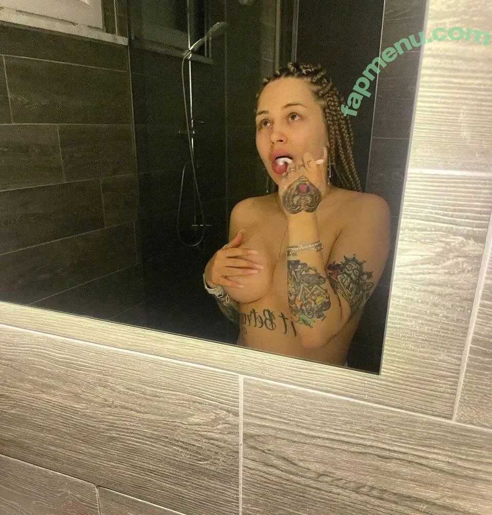 neyrobika nude photo #0012 (emilia_gone_black / neyrobika.4)