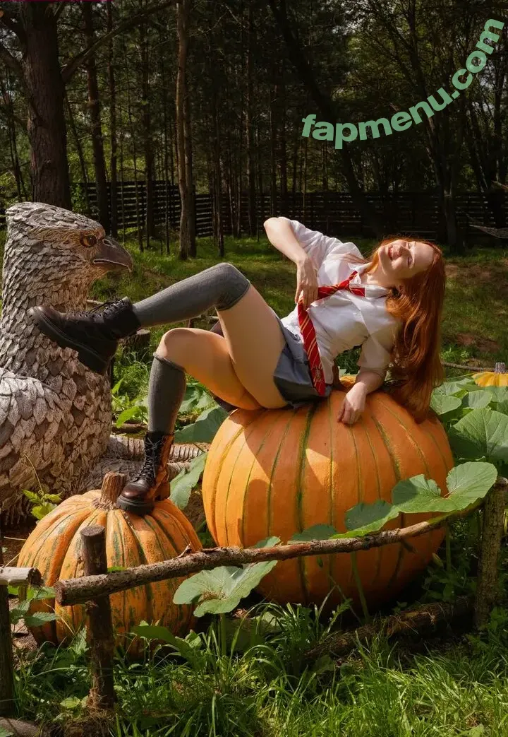 Neyrodesu nude photo #0009 (neyro_desu)