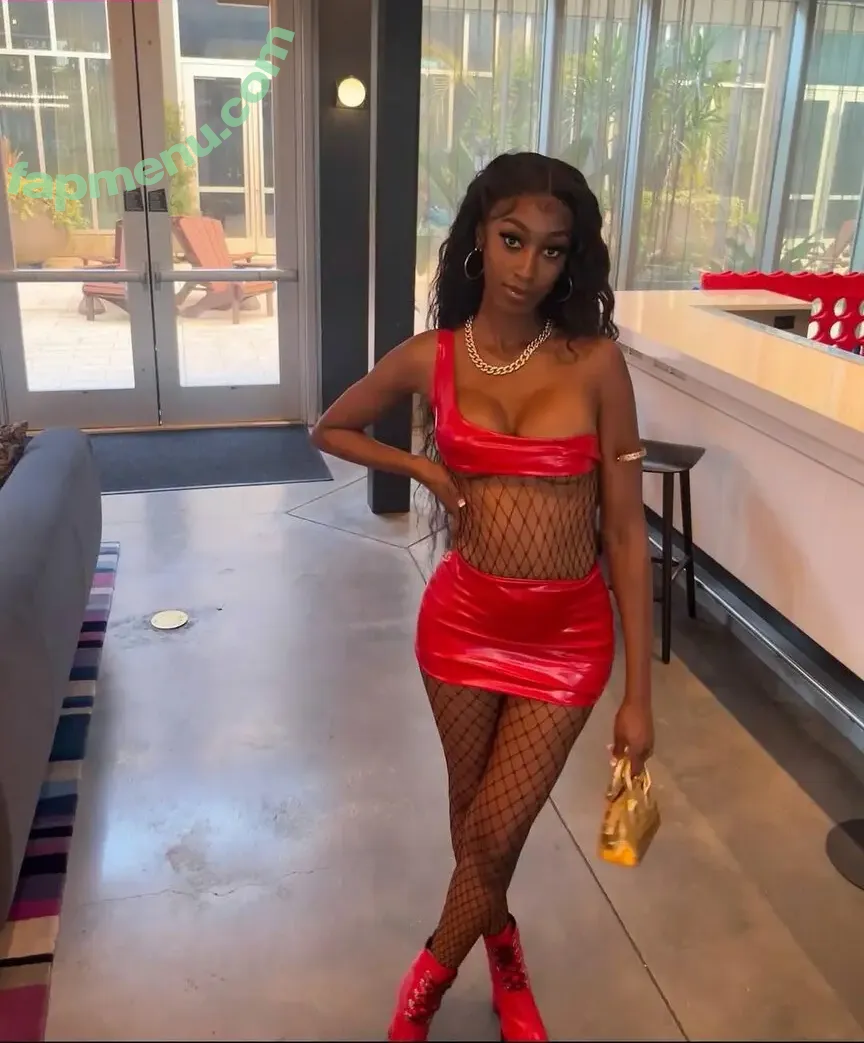Nia Bia nude photo #0002 (nia_gibson)