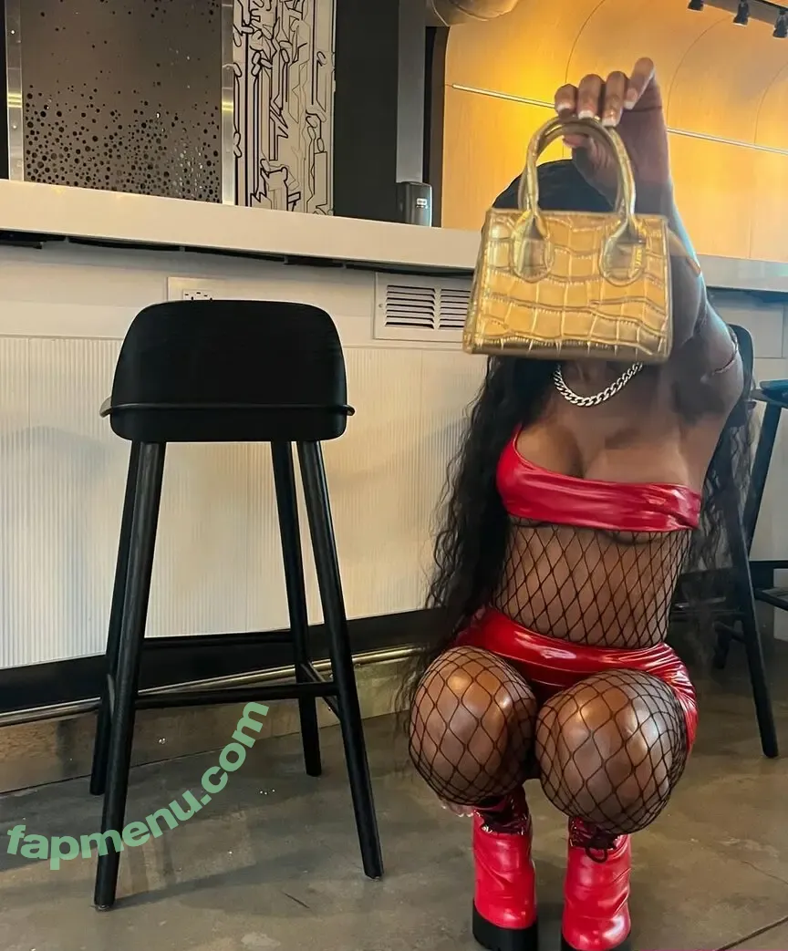 Nia Bia nude photo #0005 (nia_gibson)