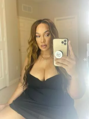 Nia Jax-Lina Fanene / LinaFanene nude photo #0013