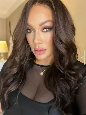 Nia Jax-Lina Fanene / LinaFanene nude photo #0027