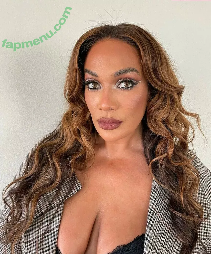 Nia Jax-Lina Fanene nude photo #0041 (LinaFanene)