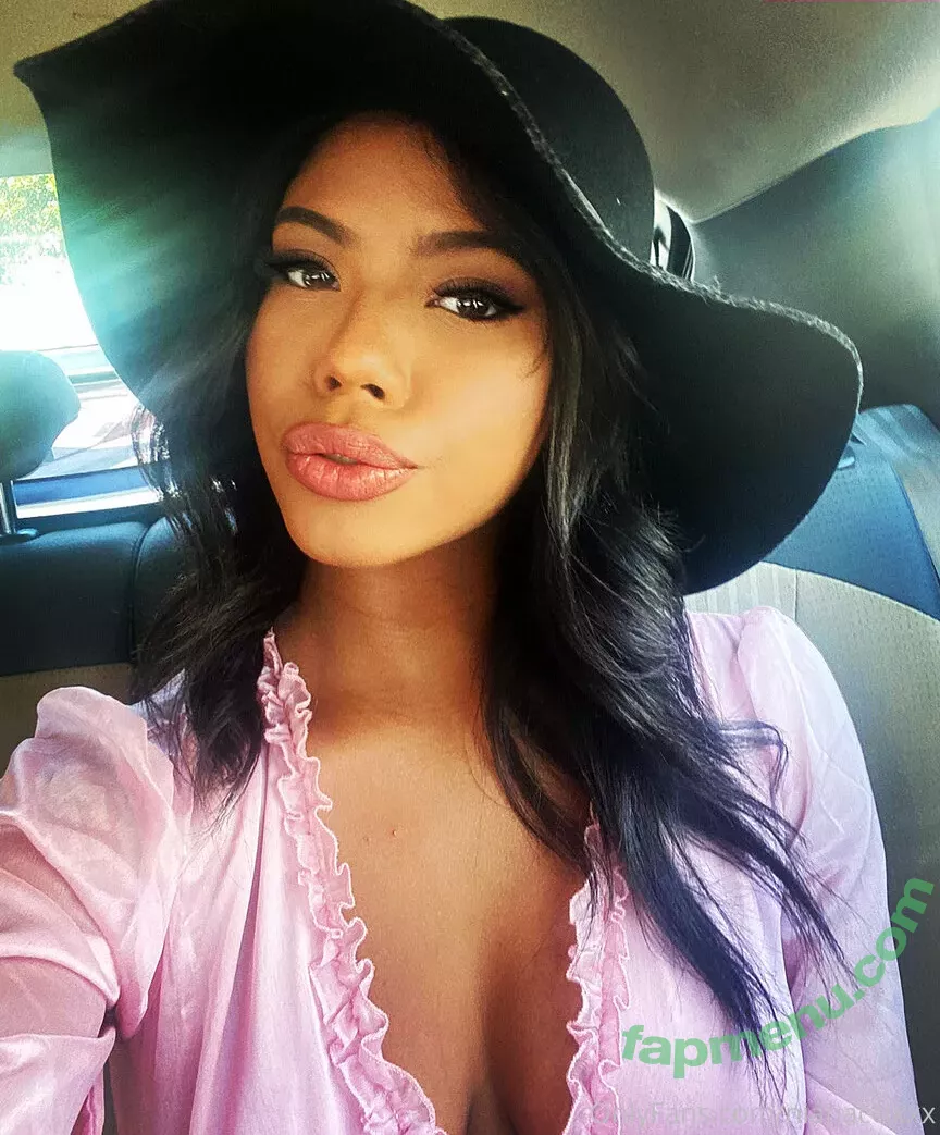 Nia Nacci nude photo #0017 (NiaNaccixxx / naughtynianacci)