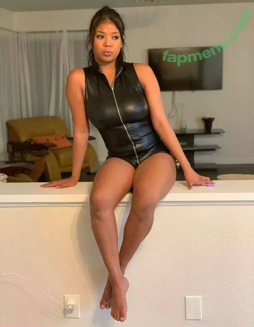 Nia Nacci nude photo #0022 (NiaNaccixxx / naughtynianacci)