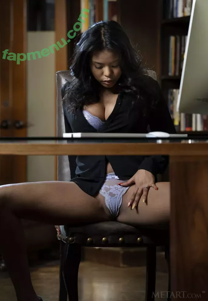 Nia Nacci nude photo #0092 (NiaNaccixxx / naughtynianacci)