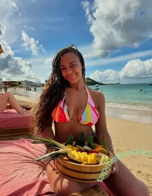 Nia Sioux / niasioux nude photo #0201