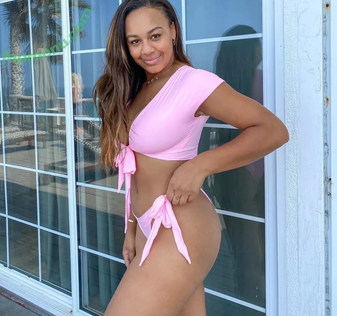 Nia Sioux nude photo #0069 (niasioux)