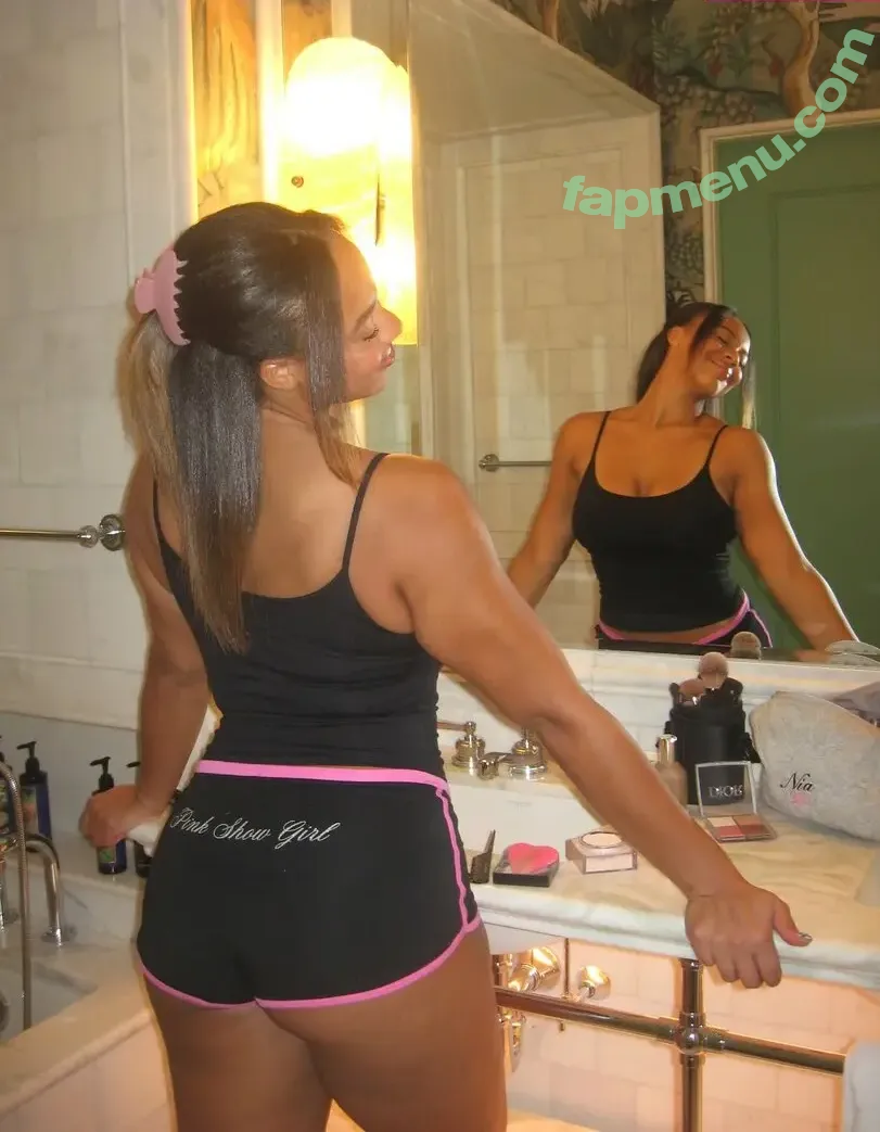 Nia Sioux nude photo #0178 (niasioux)