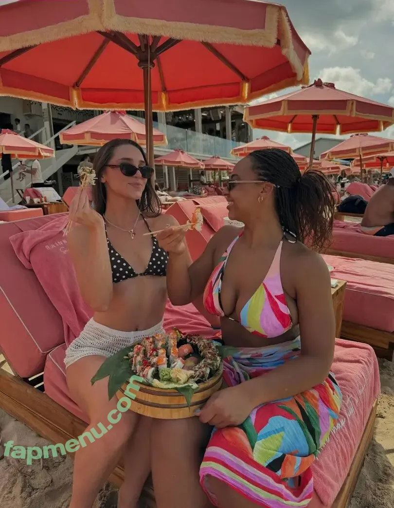 Nia Sioux nude photo #0200 (niasioux)