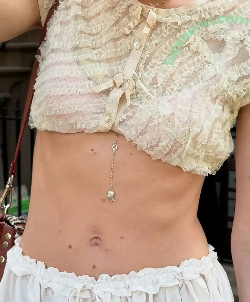Niamh Adkins nude photo #0212 (niamhadkins)