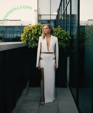 Niamh Algar / niamhalgar nude photo #0044