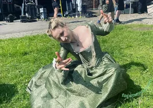 Niamh Algar / niamhalgar nude photo #0046