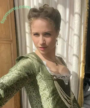 Niamh Algar / niamhalgar nude photo #0048