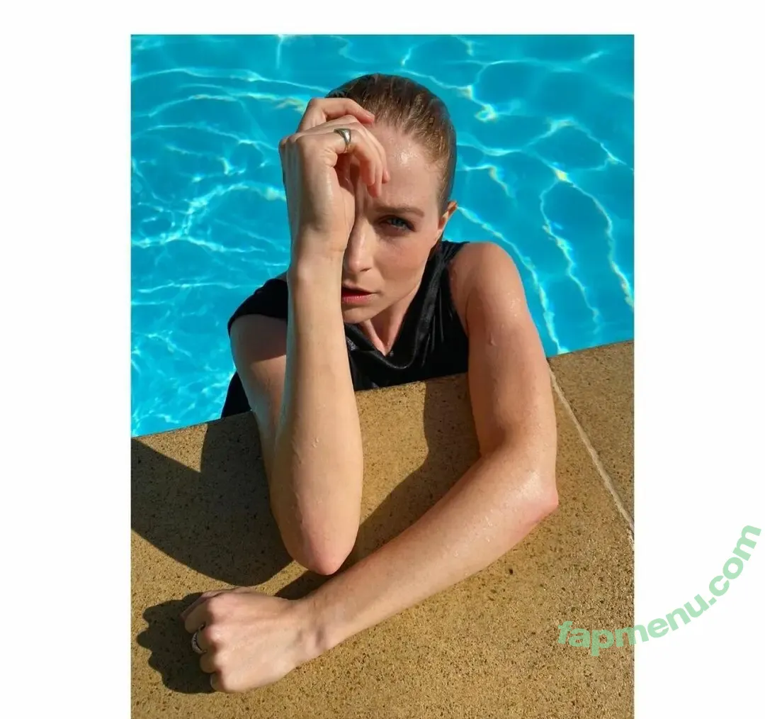 Niamh Algar nude photo #0039 (niamhalgar)