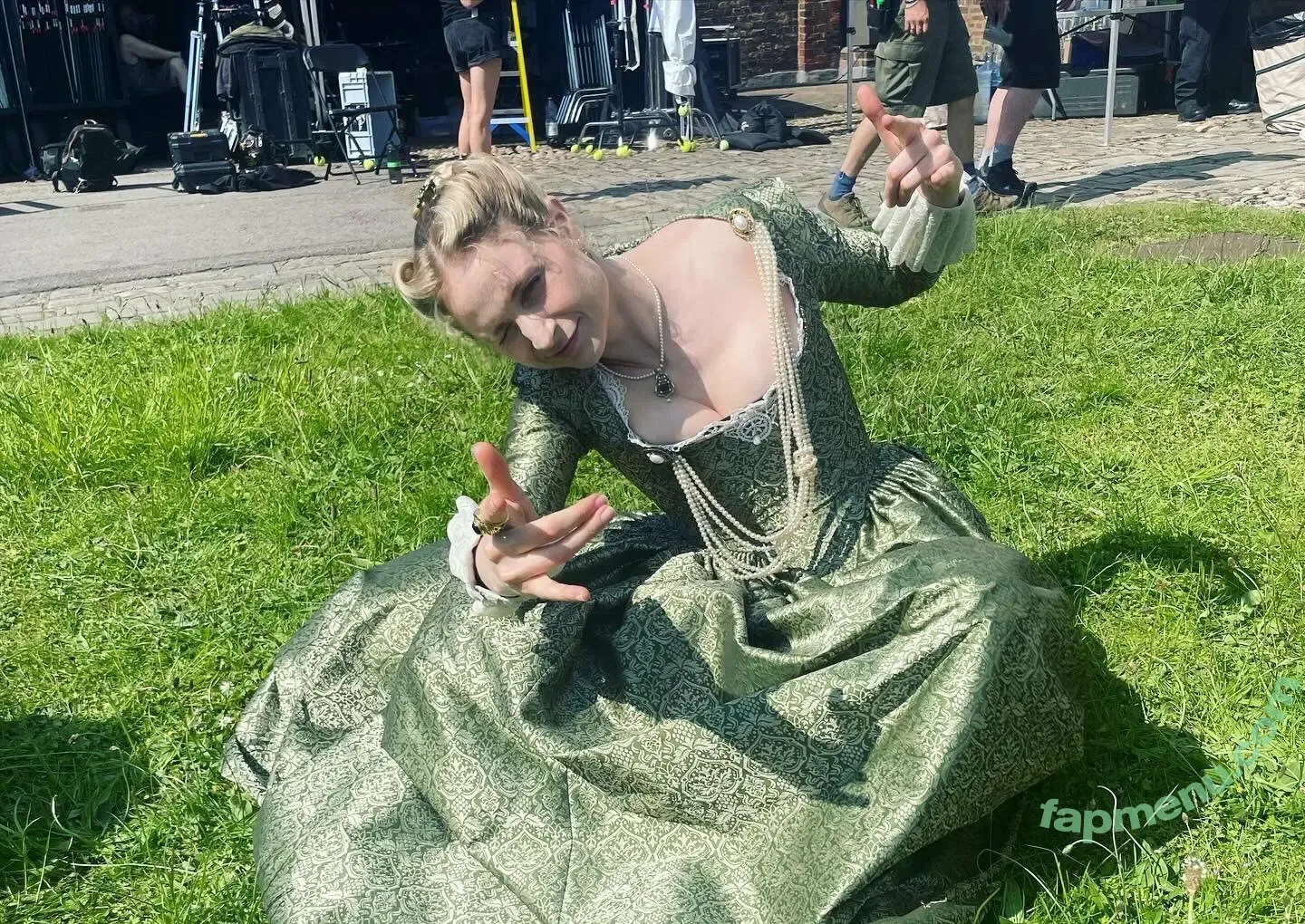 Niamh Algar nude photo #0046 (niamhalgar)