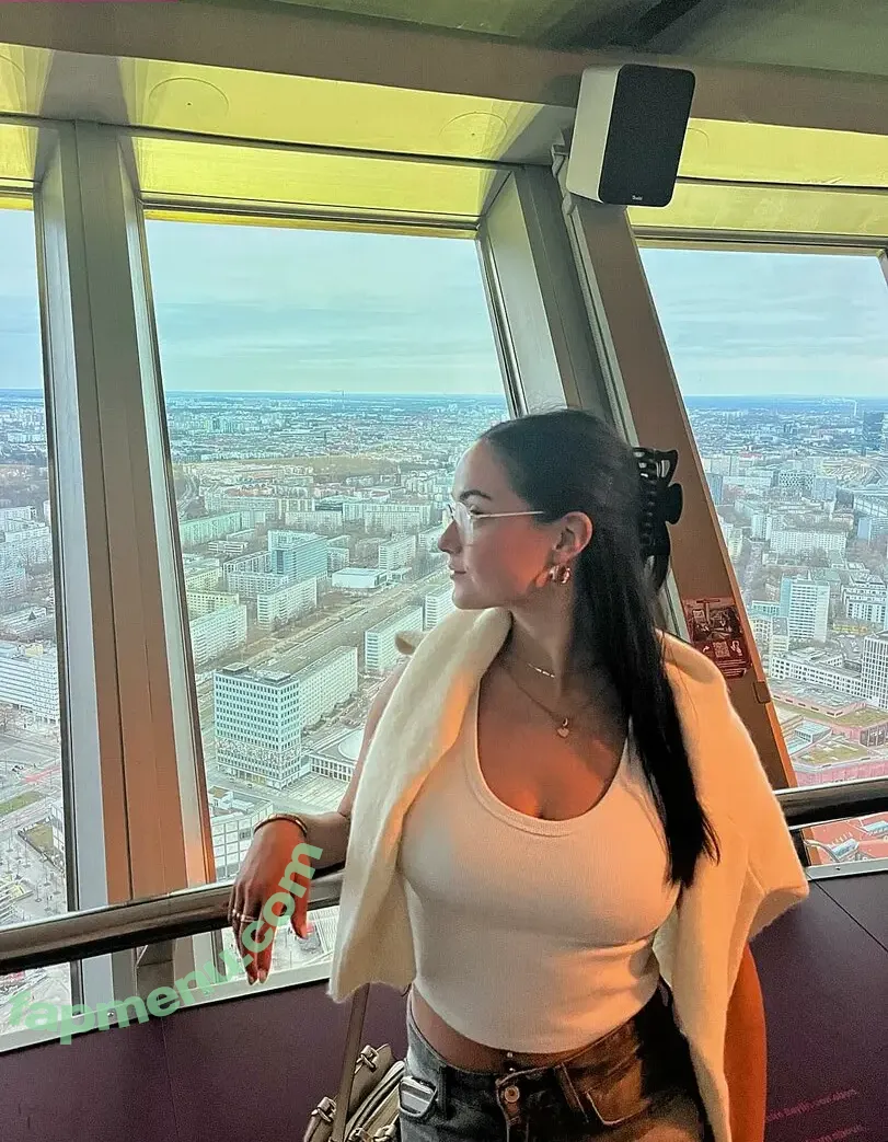 Niamh Cryan nude photo #0562 (niamh_cryan)