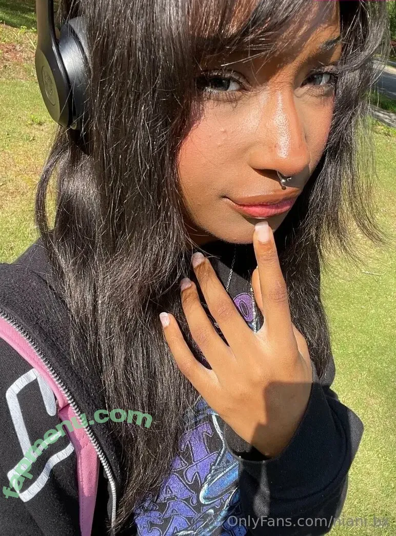 niani.bx nude photo #0002 (niani.bx)