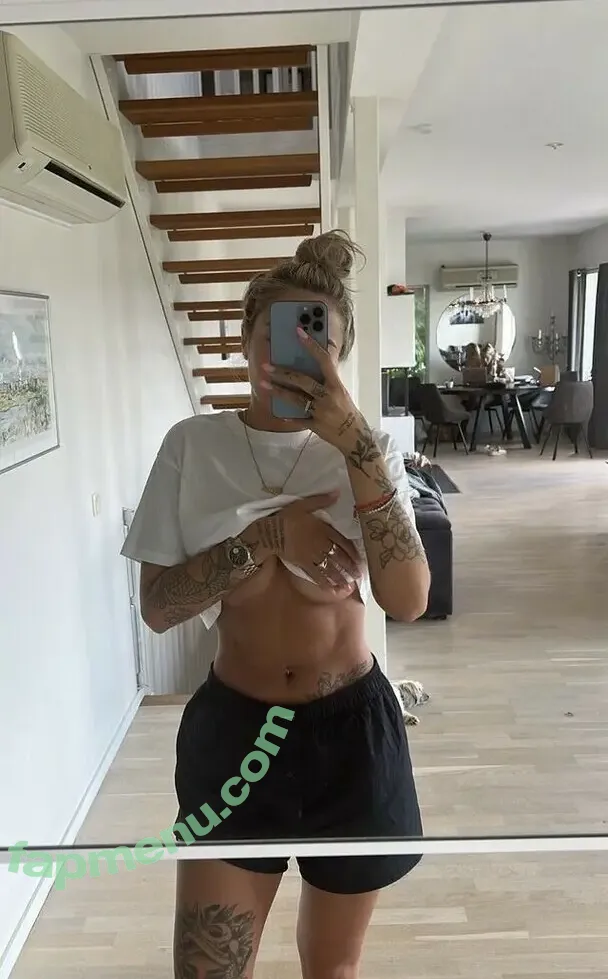 Nicci Hernestig nude photo #0003 (niccihernestig)