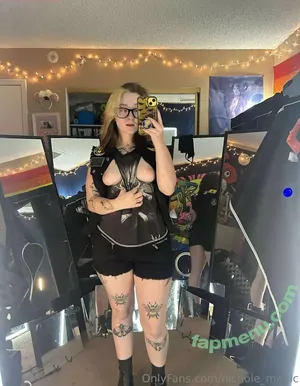 nichole_manic / nichole_is_manic nude photo #0190