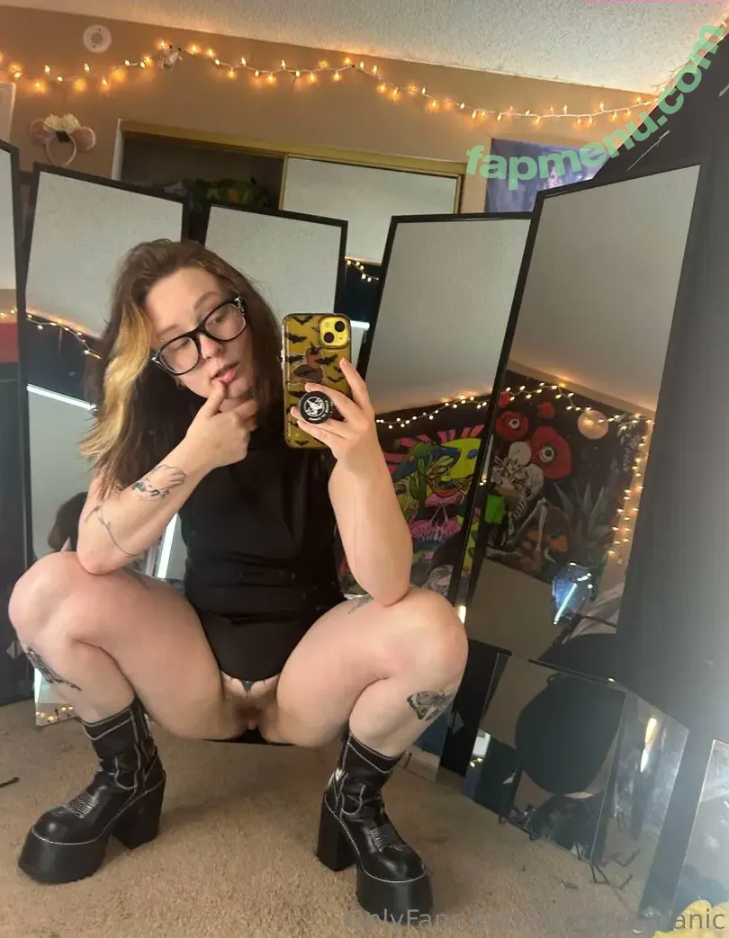 nichole_manic nude photo #0146 (nichole_is_manic)