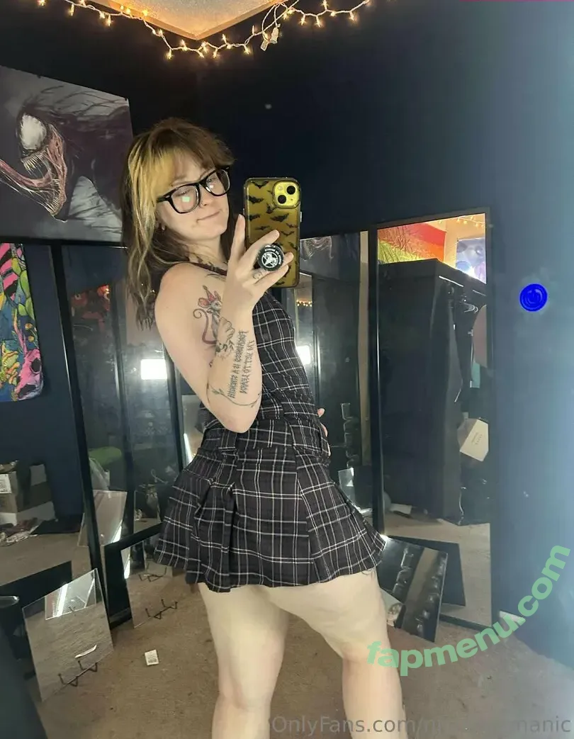 nichole_manic nude photo #0329 (nichole_is_manic)