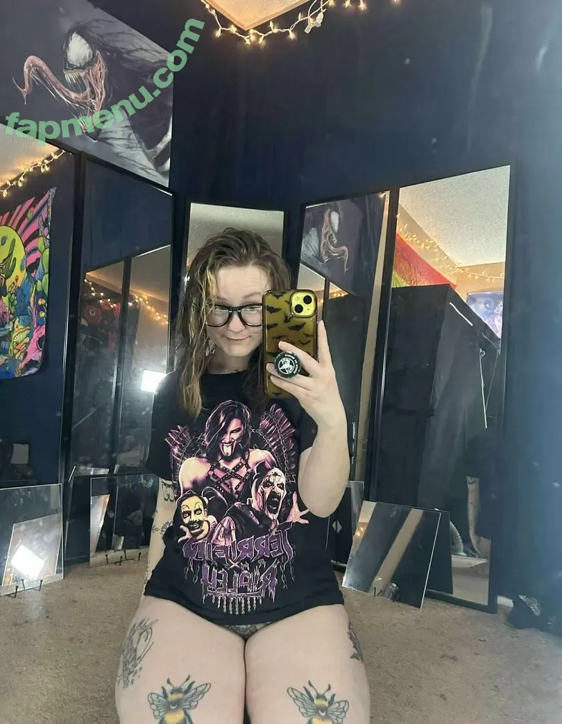 nichole_manic nude photo #0411 (nichole_is_manic)