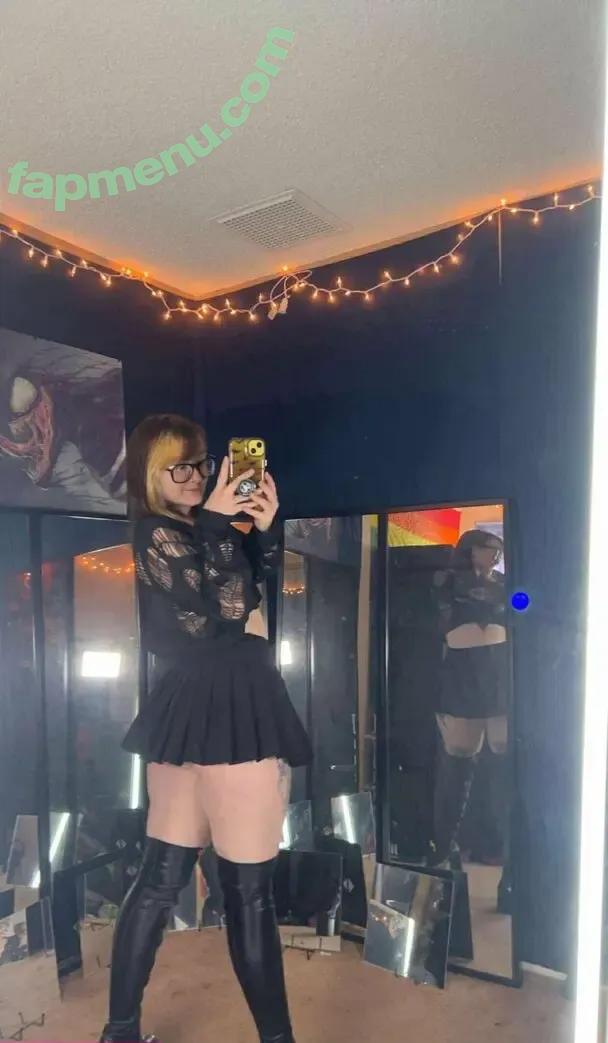 nichole_manic nude photo #0429 (nichole_is_manic)