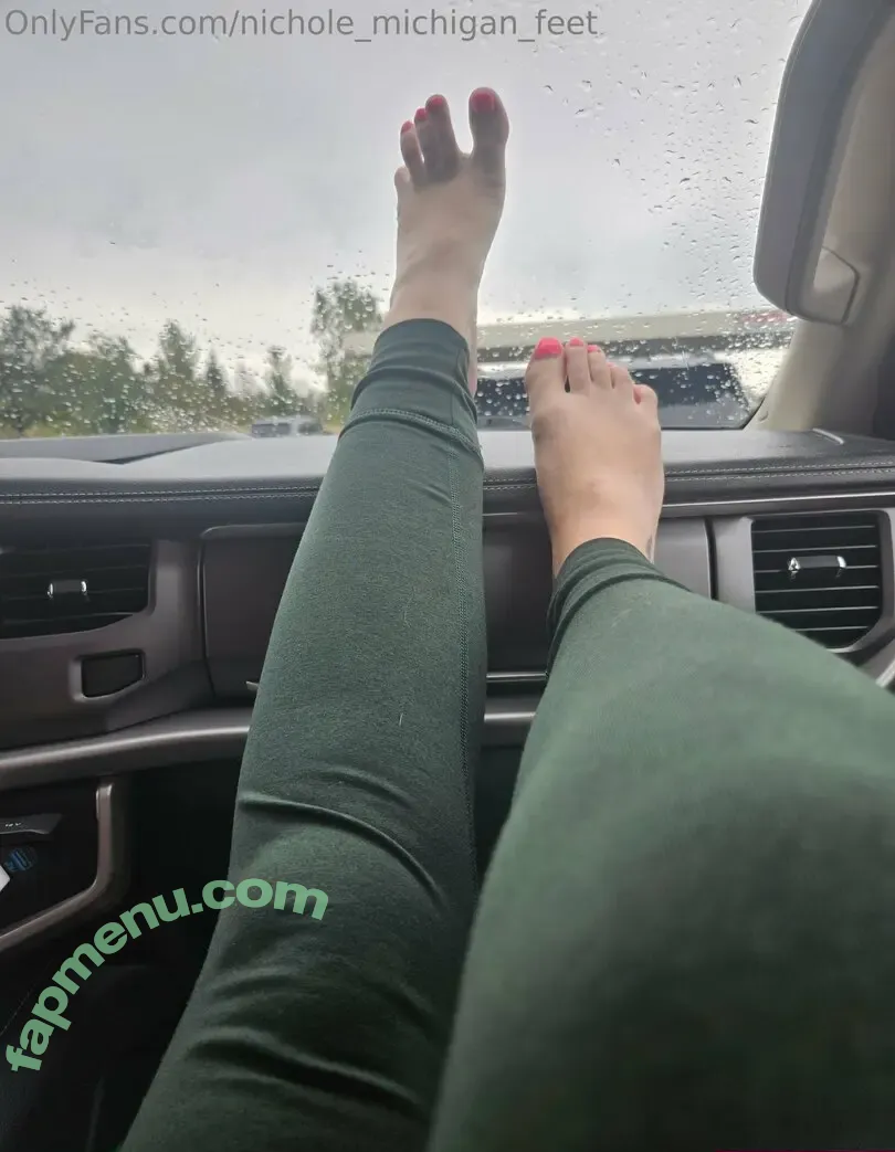 nichole_michigan_feet nude photo #0002 (nichole_mayer_)