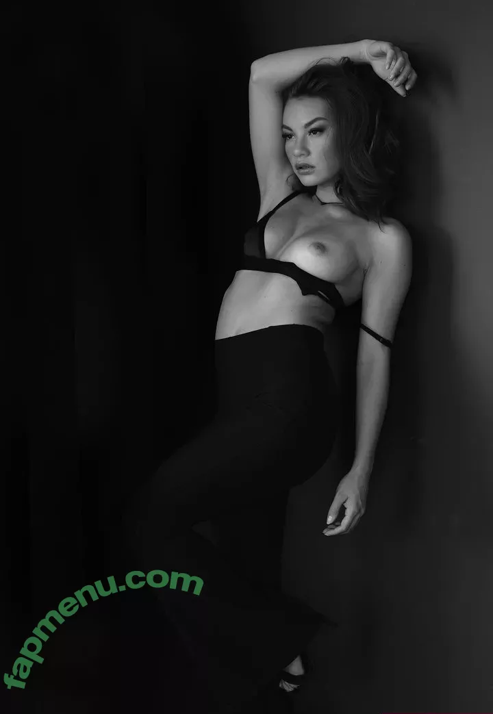 Nici Dee nude photo #0287 (Clara / Nicci / Nici / Nici Roxx / Nikki / Nikola / _niczricpic_ / nicidee)