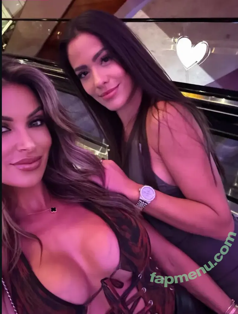 Nickee Skoff nude photo #0021 (nickeeskoff)