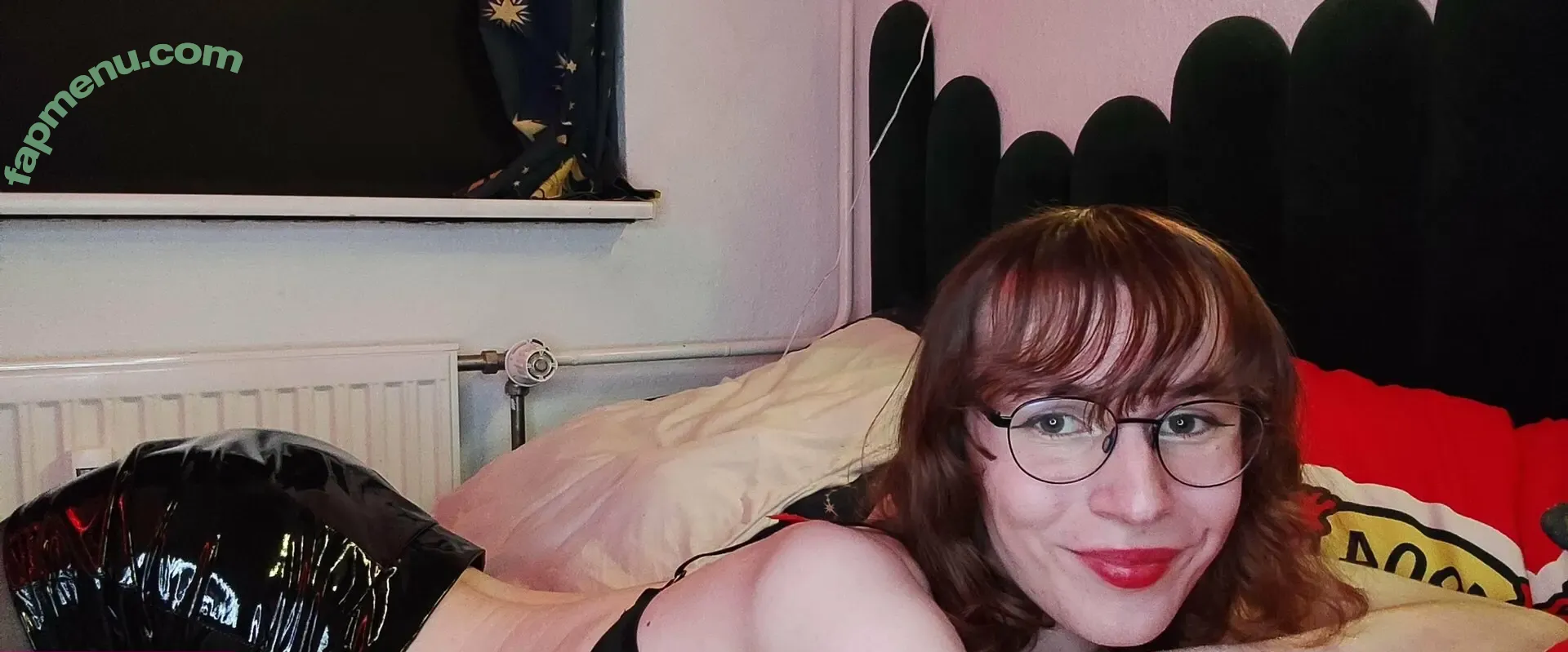 nicki_fox nude photo #0106 (officialnickifoxx)