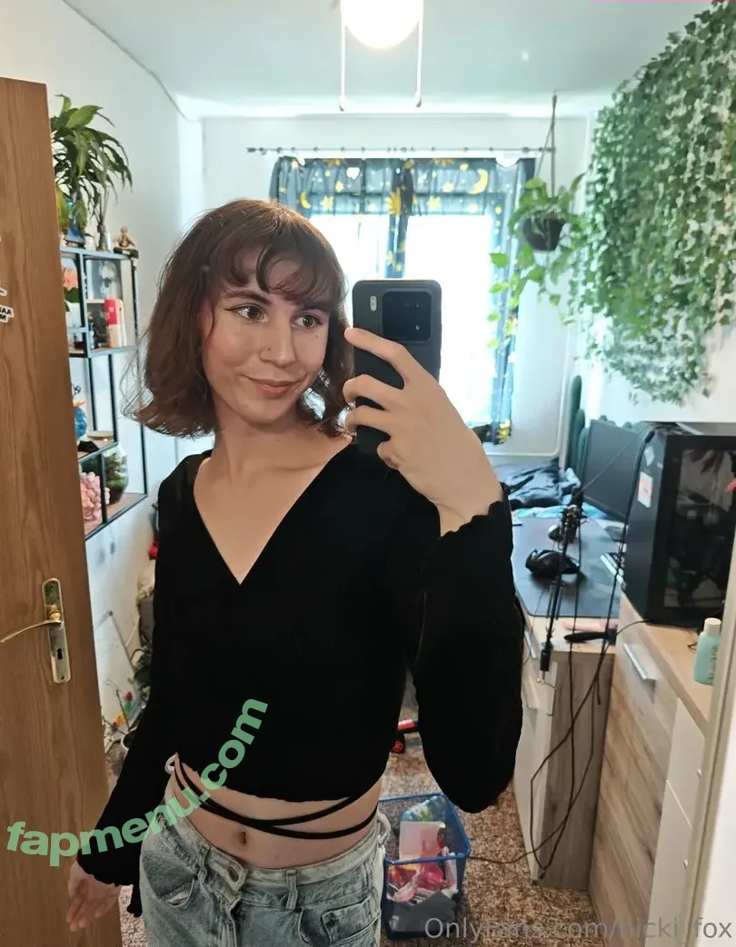 nicki_fox nude photo #0108 (officialnickifoxx)