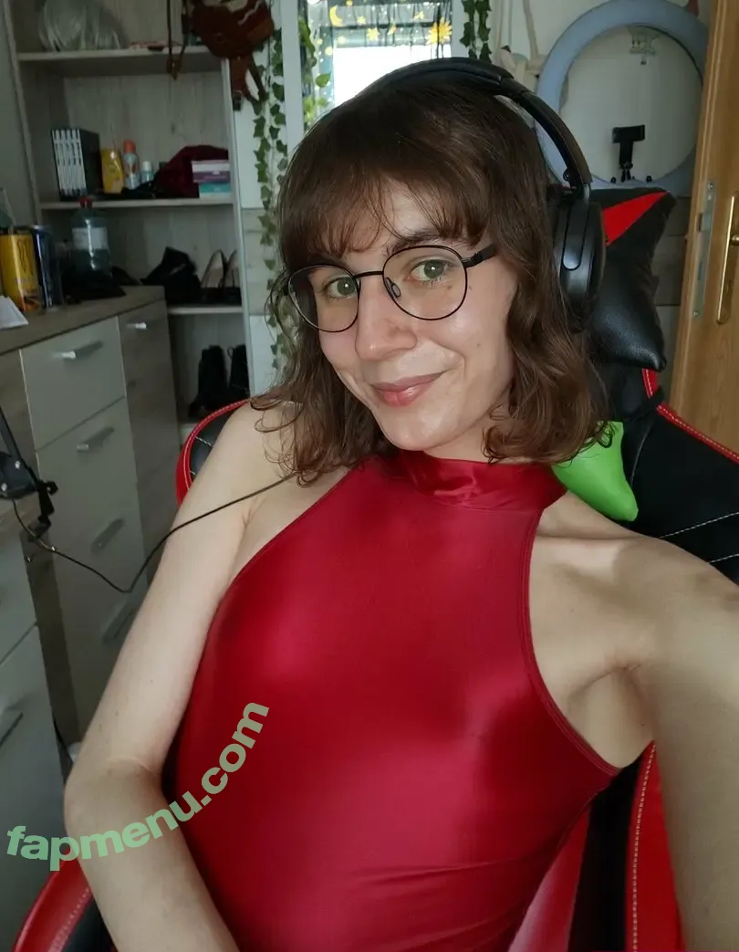 nicki_fox nude photo #0118 (officialnickifoxx)