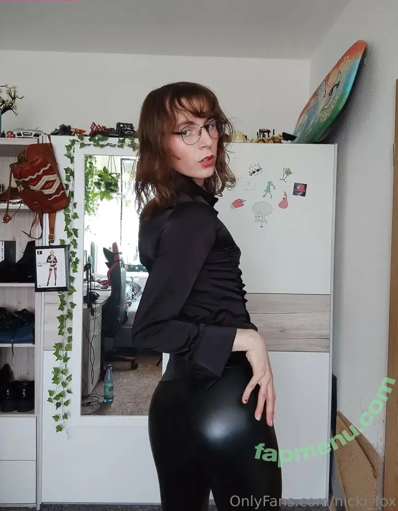 nicki_fox nude photo #0136 (officialnickifoxx)