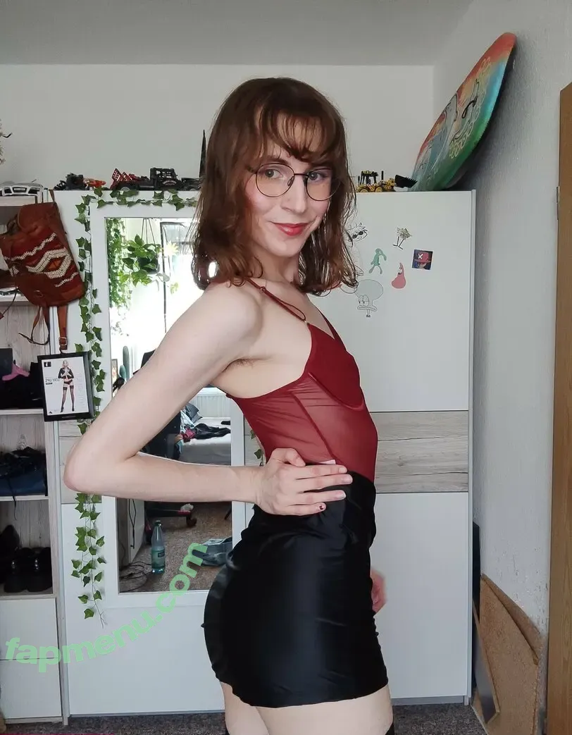 nicki_fox nude photo #0142 (officialnickifoxx)