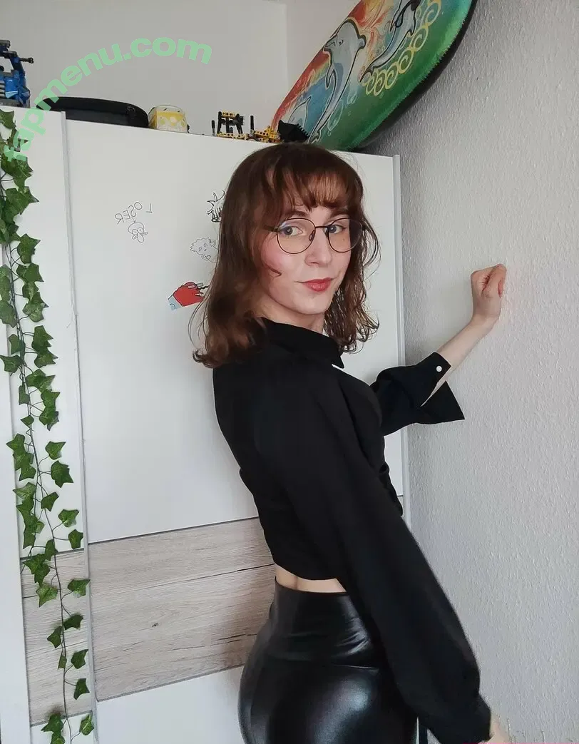 nicki_fox nude photo #0150 (officialnickifoxx)