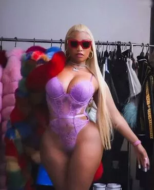 Nicki Minaj / nickiminaj nude photo #0850