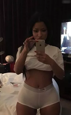 Nicki Minaj / nickiminaj nude photo #0936