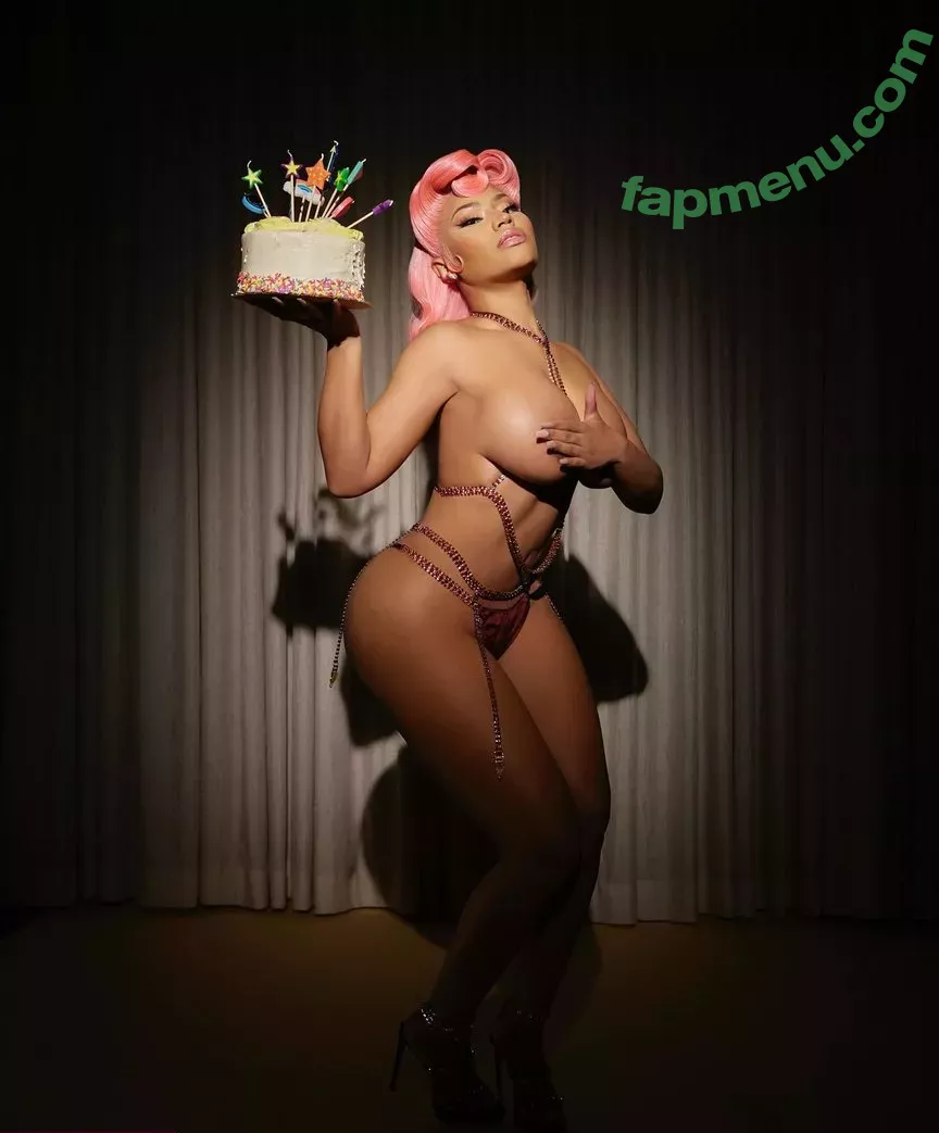 Nicki Minaj nude photo #0005 (nickiminaj)